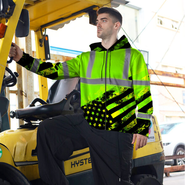 MC7-YYVQB.jpg